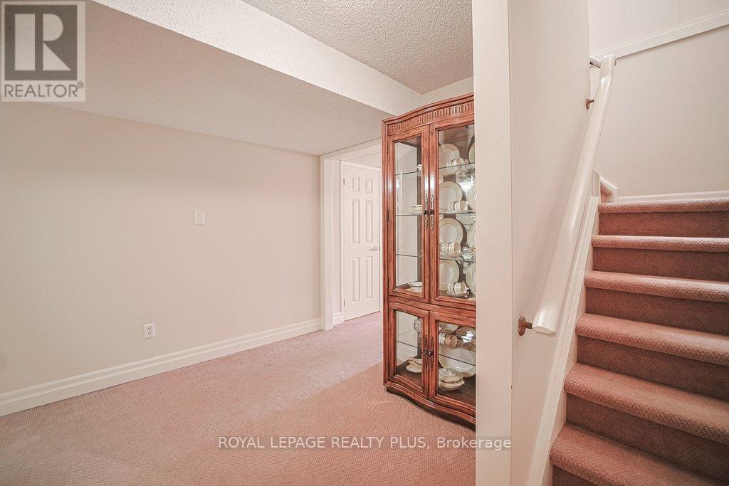 7 - 1010 Cristina Court, Mississauga, Ontario  L5J 4T7 - Photo 28 - W12988370
