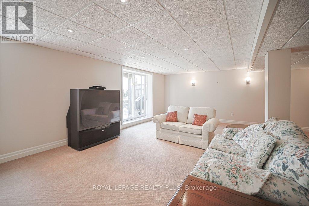 7 - 1010 Cristina Court, Mississauga, Ontario  L5J 4T7 - Photo 30 - W12988370