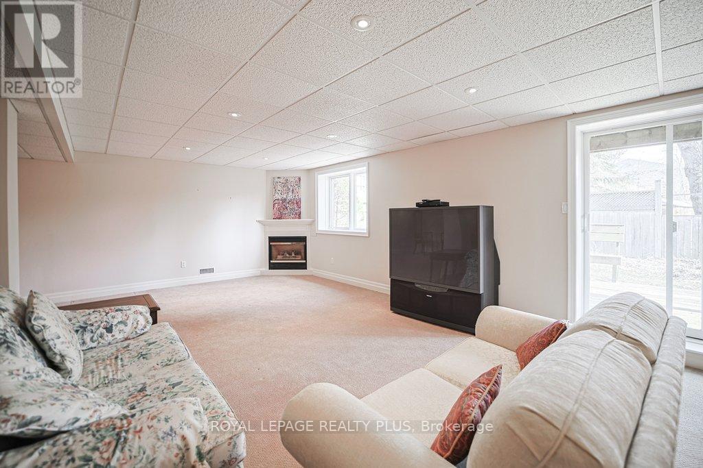 7 - 1010 Cristina Court, Mississauga, Ontario  L5J 4T7 - Photo 32 - W12988370