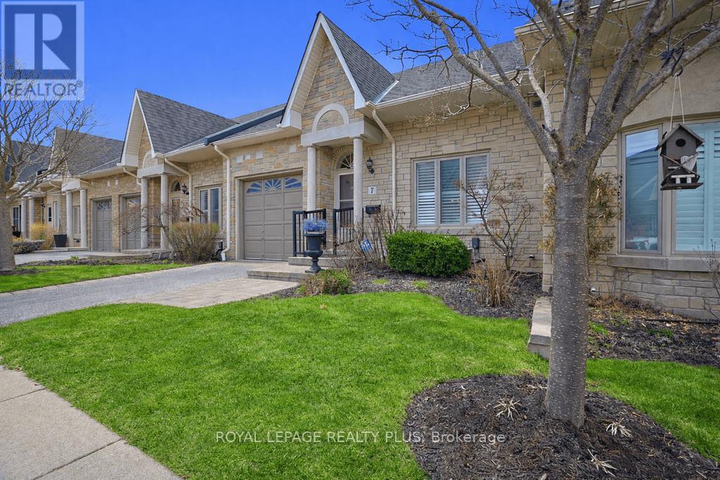 7 - 1010 Cristina Court, Mississauga, Ontario  L5J 4T7 - Photo 39 - W12988370