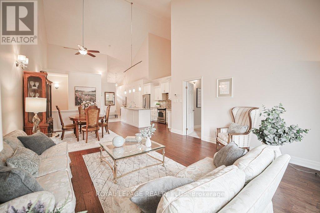 7 - 1010 Cristina Court, Mississauga, Ontario  L5J 4T7 - Photo 5 - W12988370