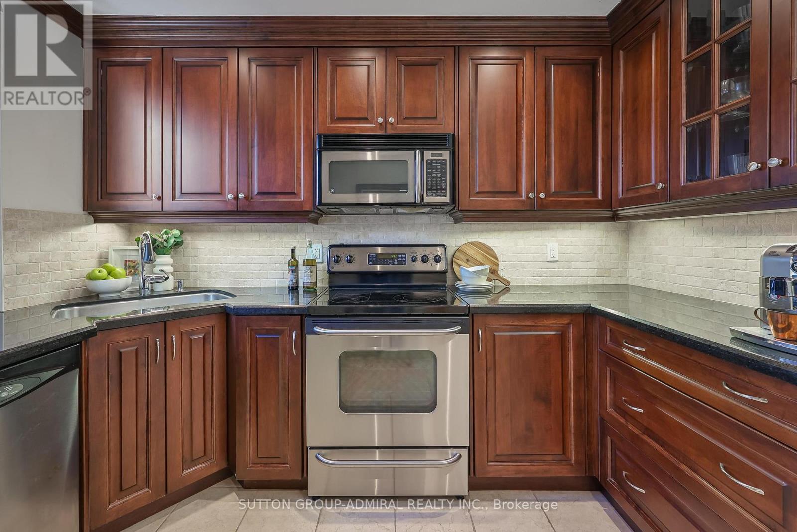 75 Glendora Avenue, Toronto, Ontario  M2N 2V9 - Photo 14 - C12969600