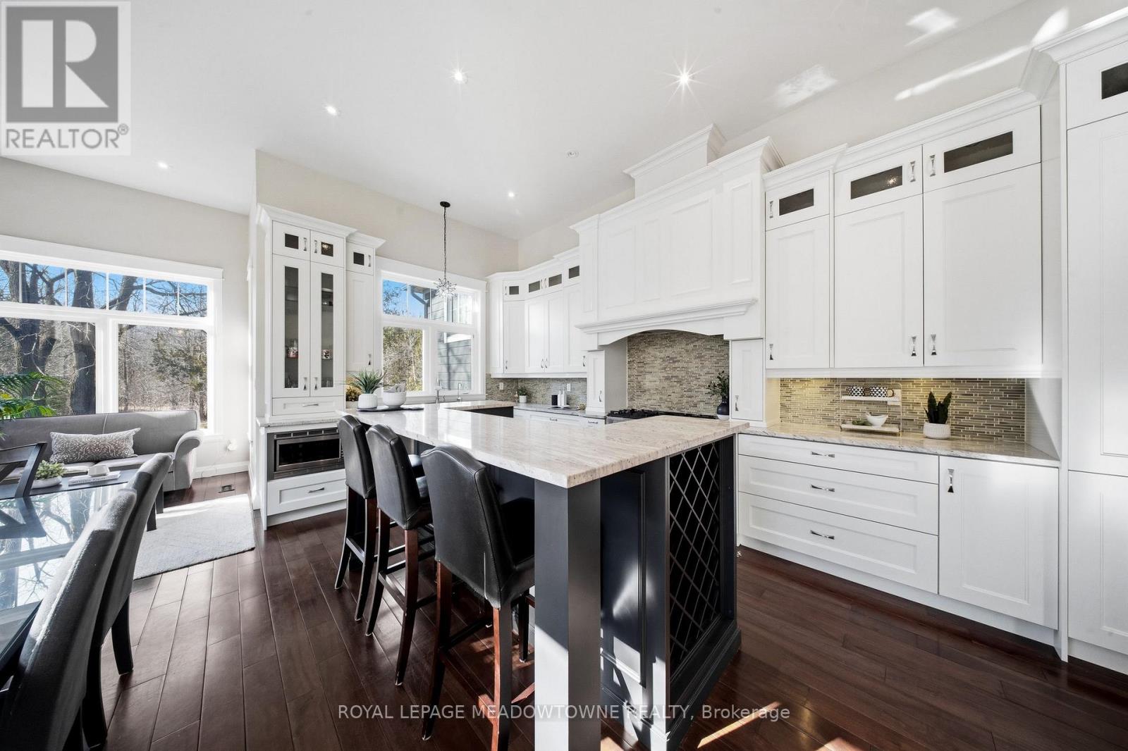 254 Main Street S, Halton Hills, Ontario L7G 4S5 - Photo 14 - W12986436