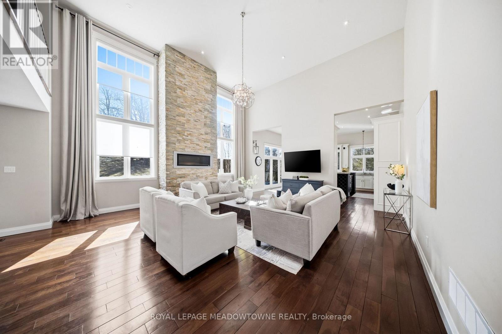 254 Main Street S, Halton Hills, Ontario L7G 4S5 - Photo 10 - W12986436