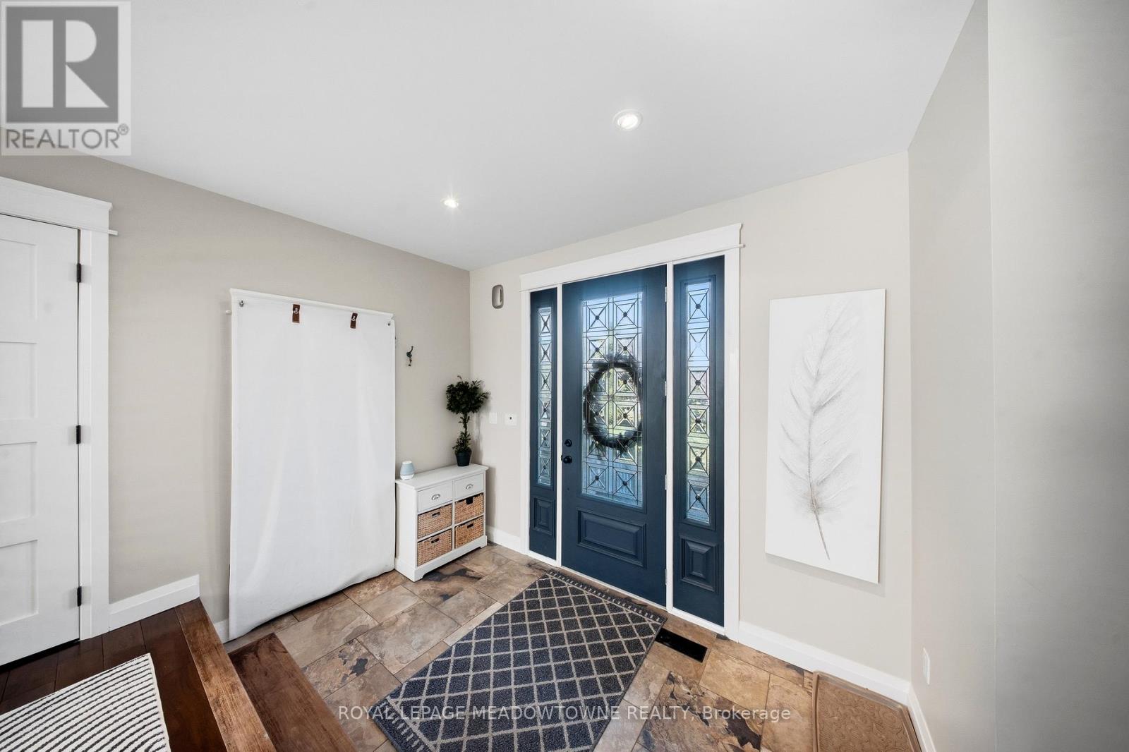 254 Main Street S, Halton Hills, Ontario L7G 4S5 - Photo 6 - W12986436