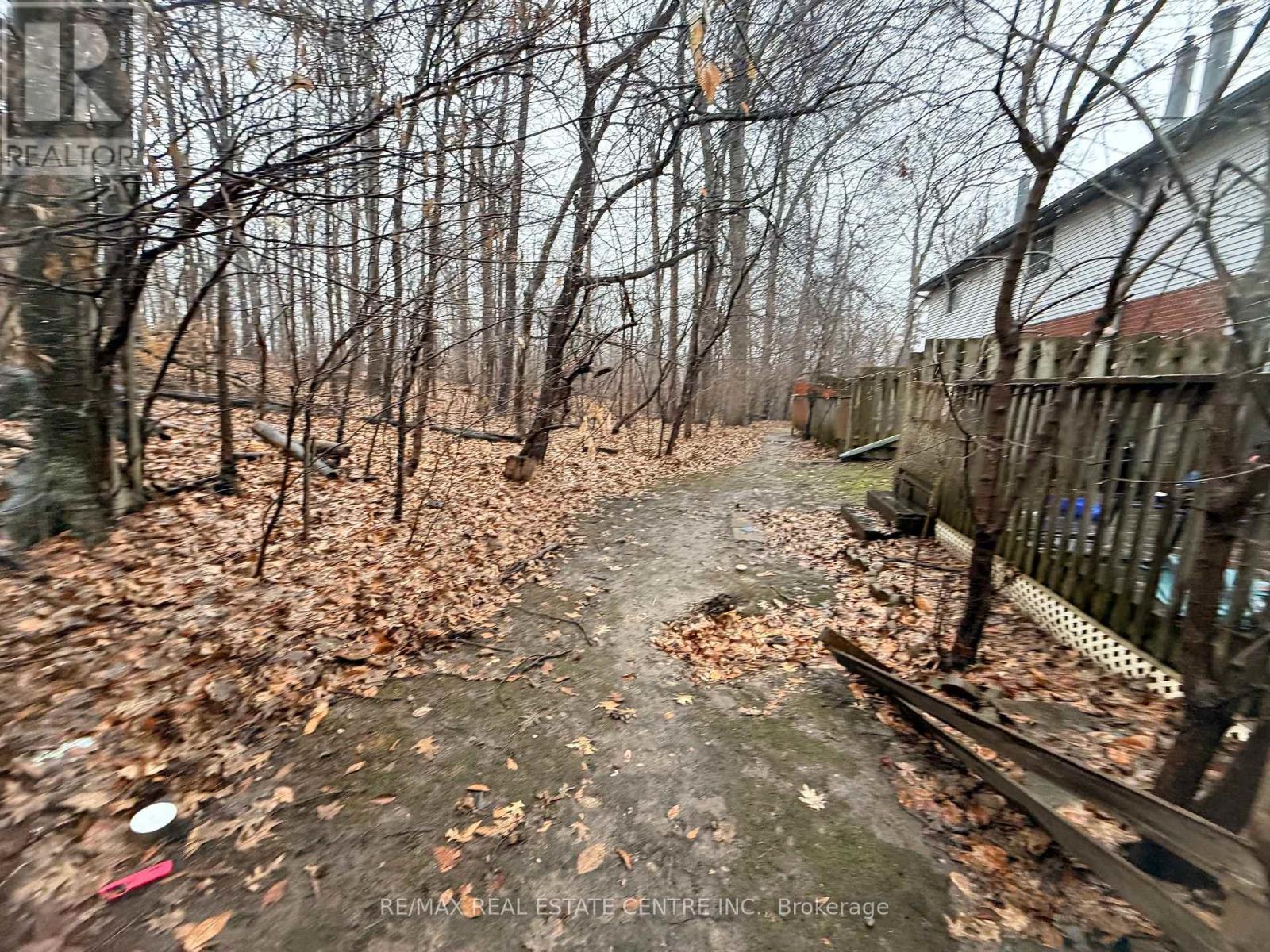 29 - 219 Kingswood Drive, Kitchener, Ontario  N2E 3J5 - Photo 5 - X12988390