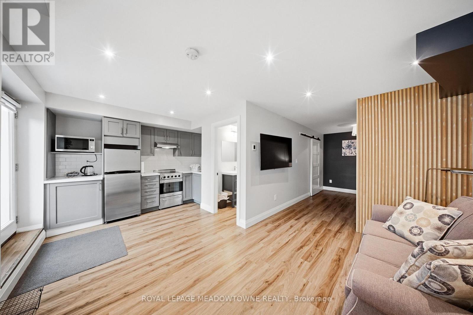 254 Main Street S, Halton Hills, Ontario L7G 4S5 - Photo 40 - W12986436