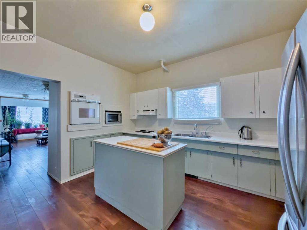 6754 17 Avenue, Coleman, Alberta  T0K 0M0 - Photo 7 - A2288957