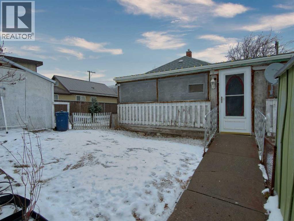 6754 17 Avenue, Coleman, Alberta  T0K 0M0 - Photo 15 - A2288957