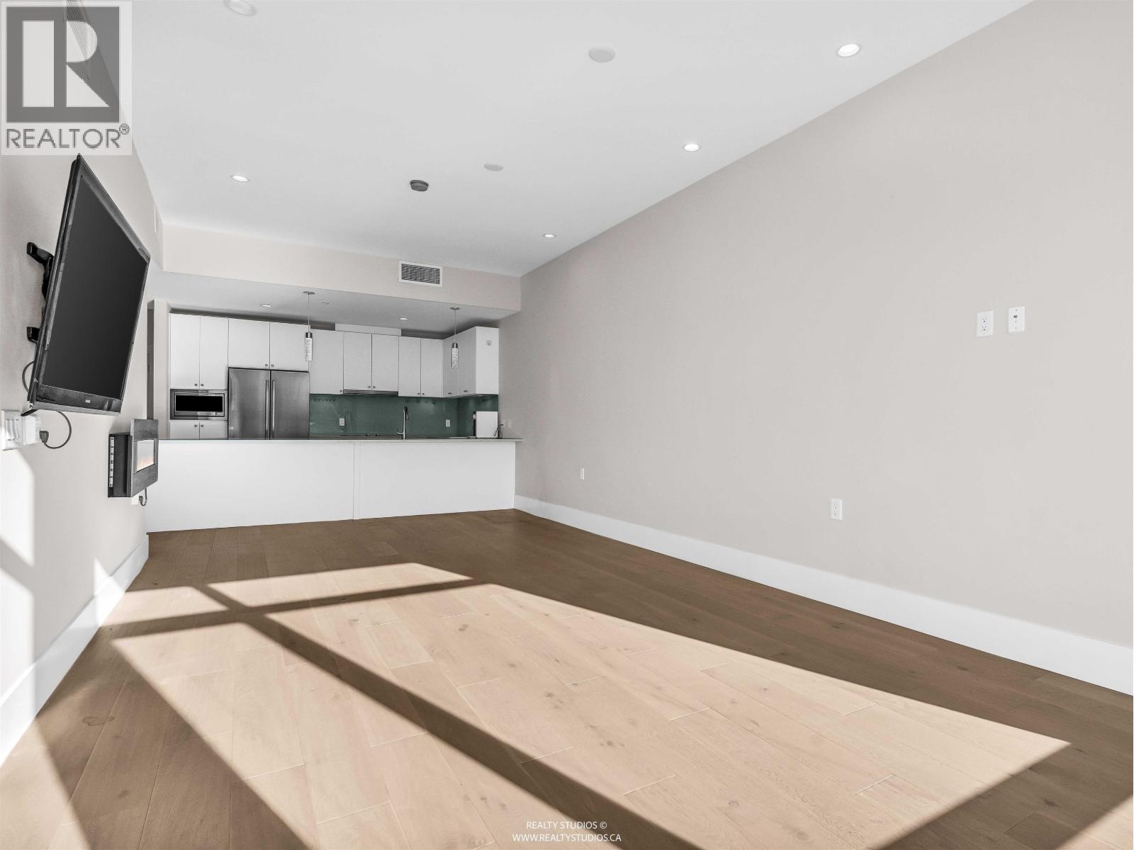 206 1591 Bowser Avenue, North Vancouver, British Columbia  V7P 2Y4 - Photo 13 - R3109972