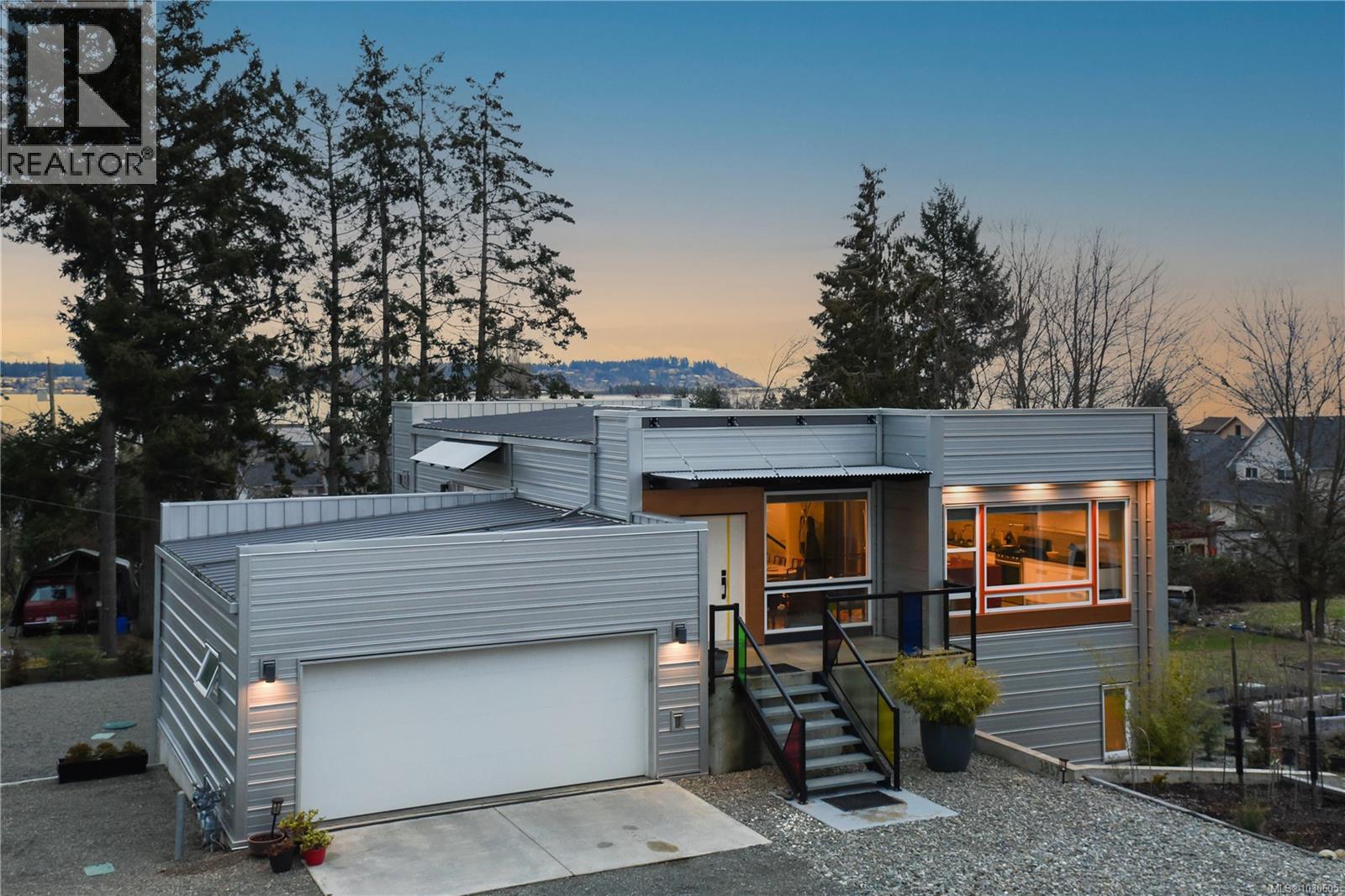 3855-3857 Warren Ave, Royston, British Columbia  V0R 2V0 - Photo 34 - 1030605