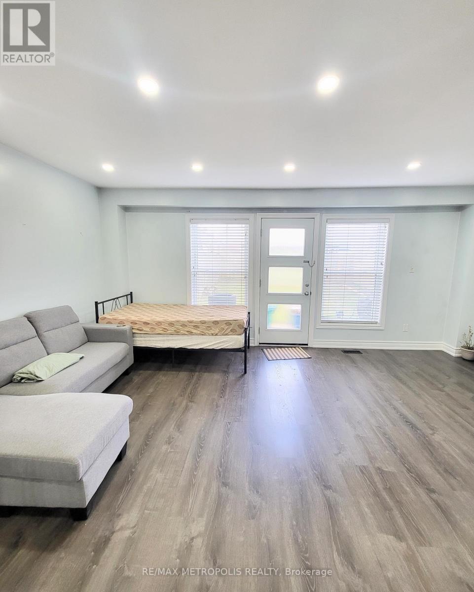 Main & Upper - 1192 Oxford Street, Oshawa, Ontario  L1J 6C8 - Photo 8 - E12988420