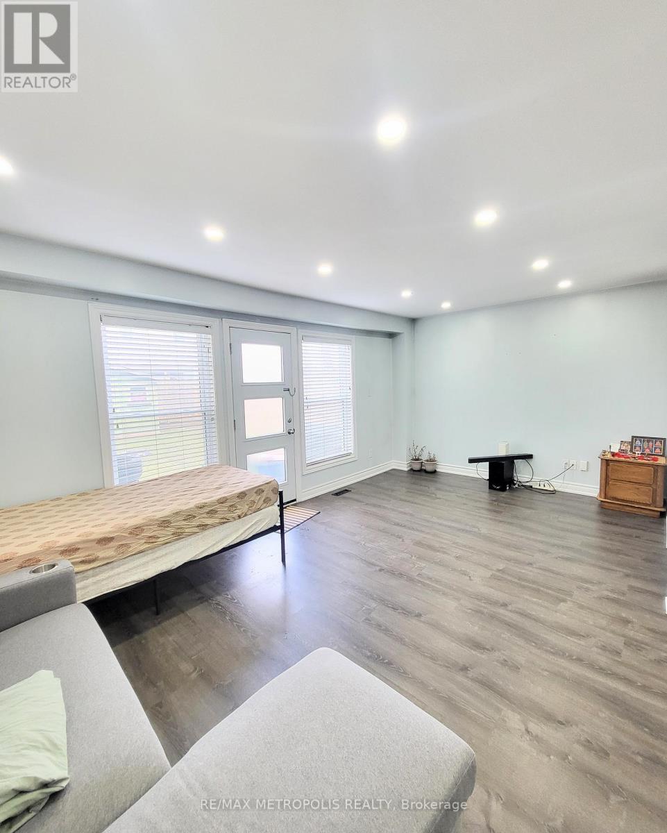 Main & Upper - 1192 Oxford Street, Oshawa, Ontario  L1J 6C8 - Photo 9 - E12988420