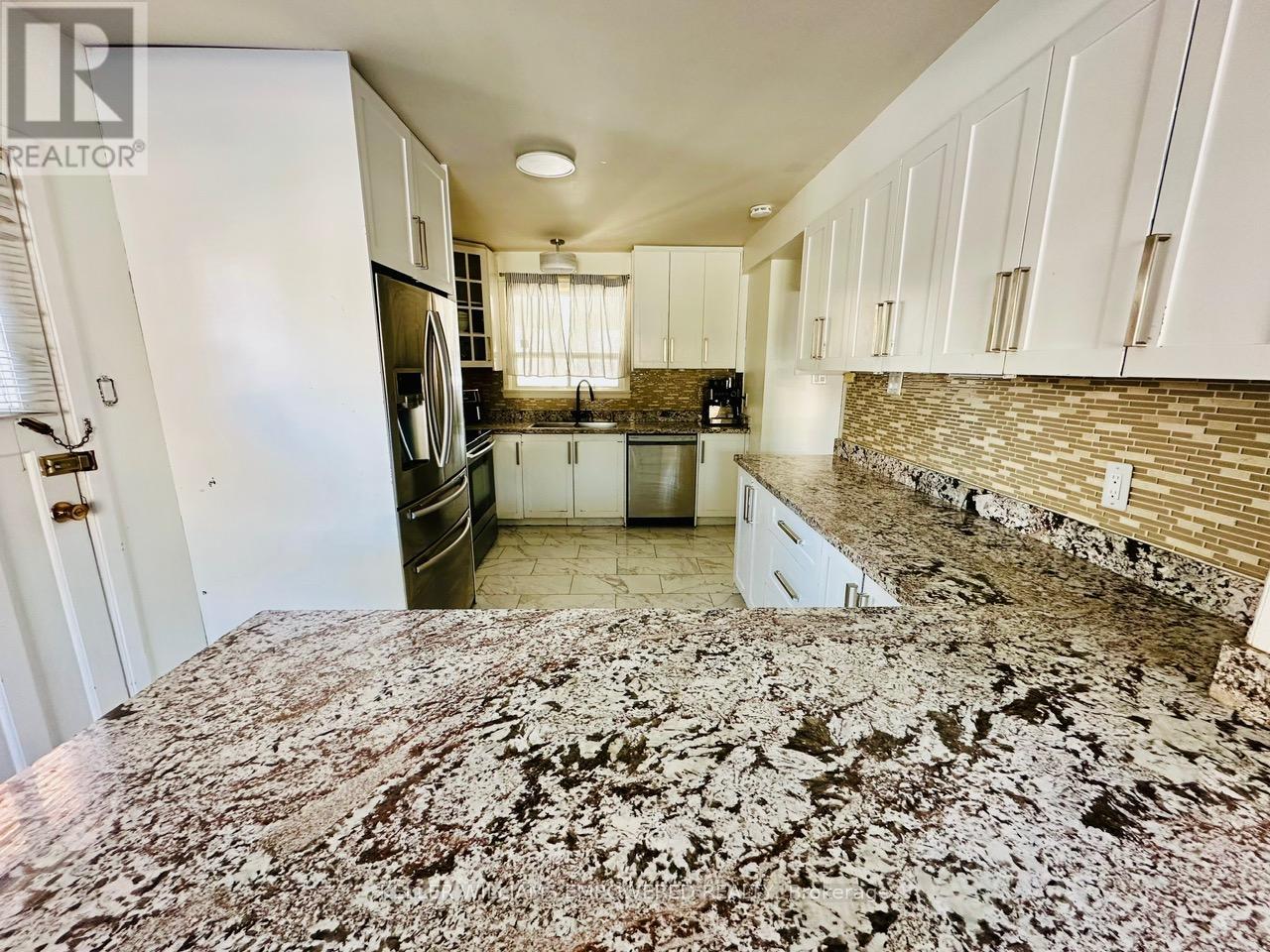 52 Endsleigh Crescent, Toronto, Ontario  M2J 3N6 - Photo 10 - C12745116