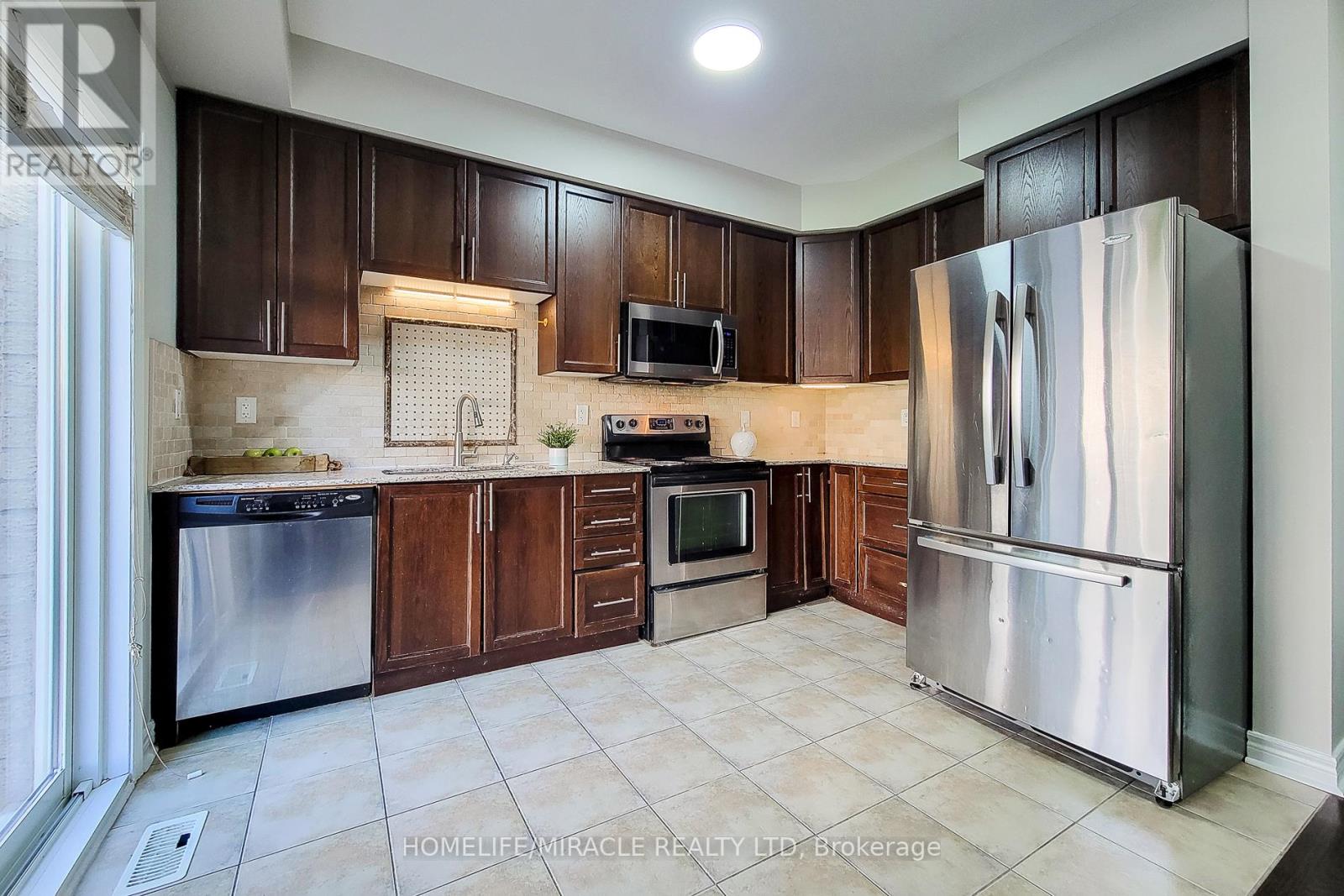 2423 Montagne Avenue, Oakville, Ontario  L6M 0J4 - Photo 10 - W12988408