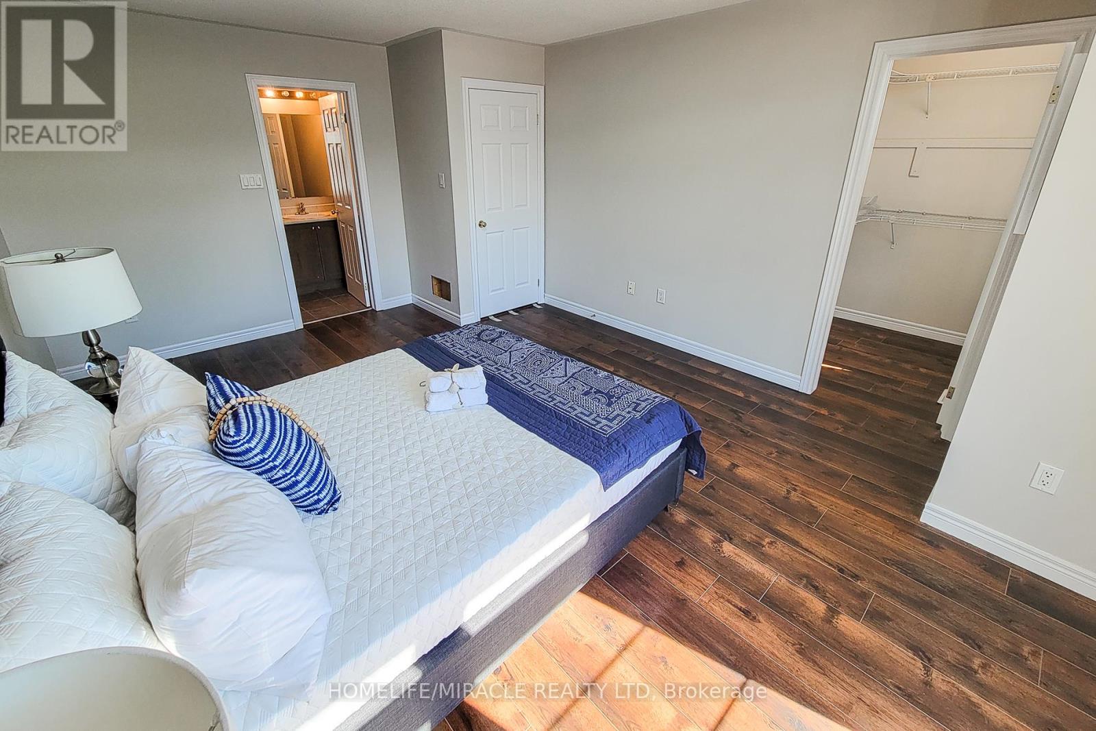 2423 Montagne Avenue, Oakville, Ontario  L6M 0J4 - Photo 12 - W12988408