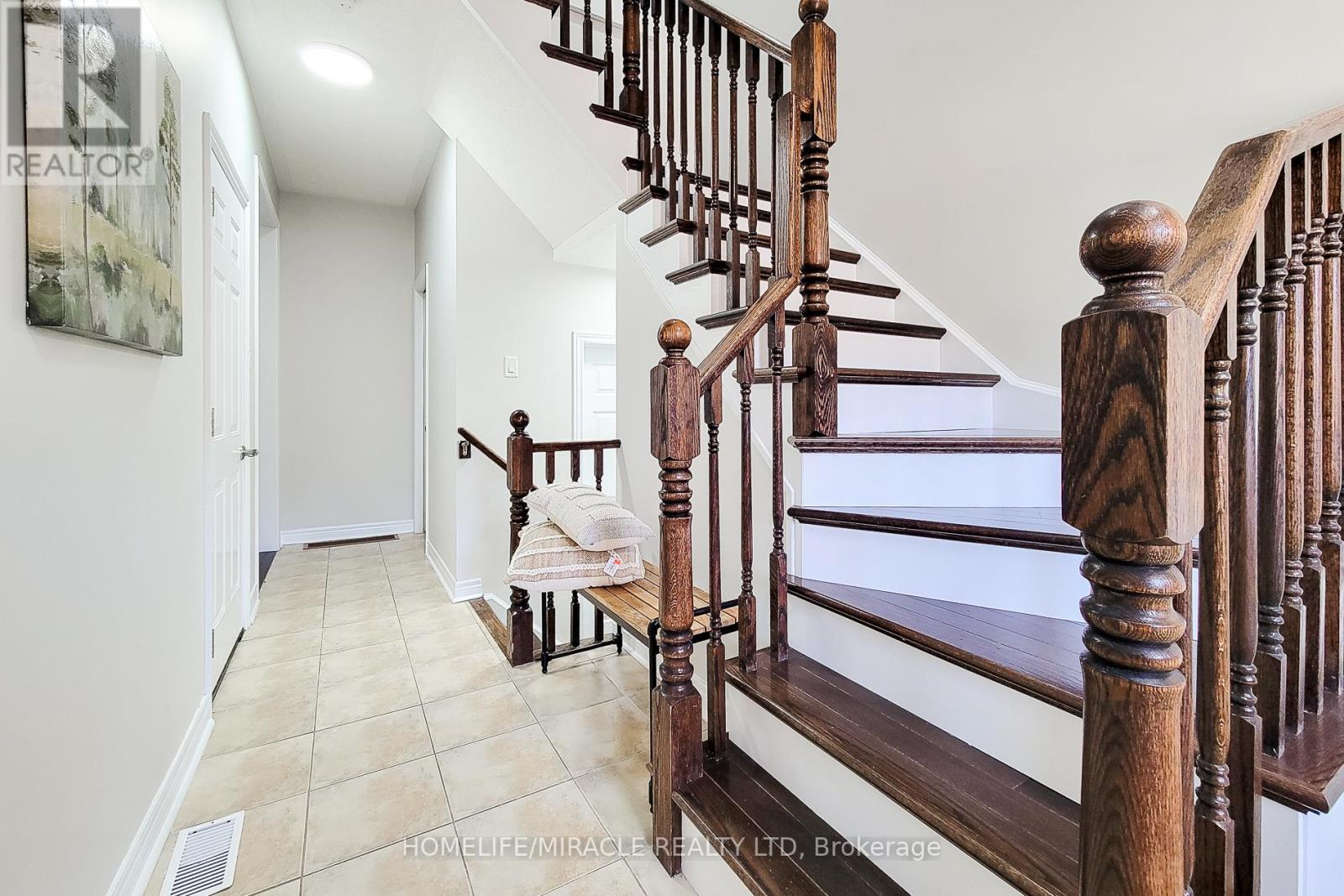 2423 Montagne Avenue, Oakville, Ontario  L6M 0J4 - Photo 6 - W12988408