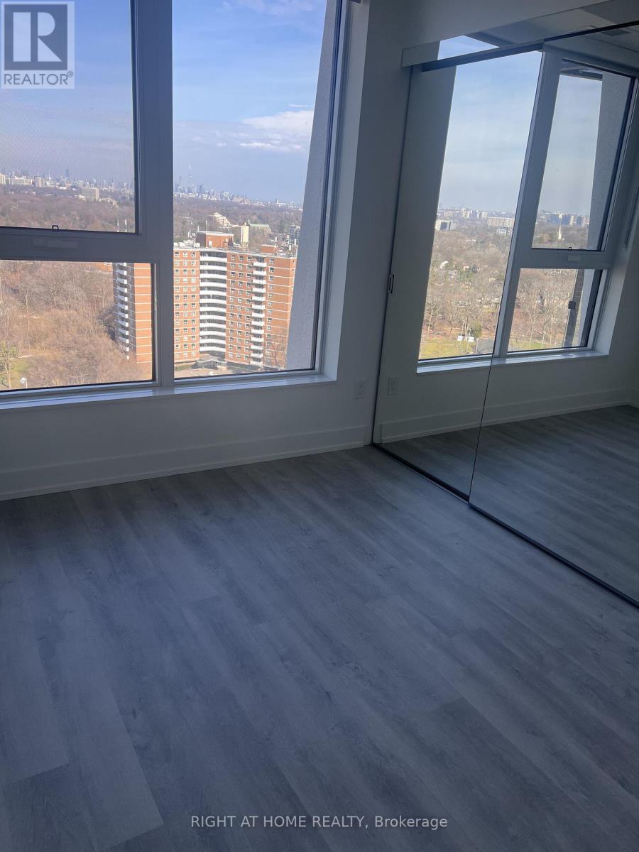 60 Central Park Roadway, Toronto, Ontario  M9A 0E6 - Photo 10 - W12988410