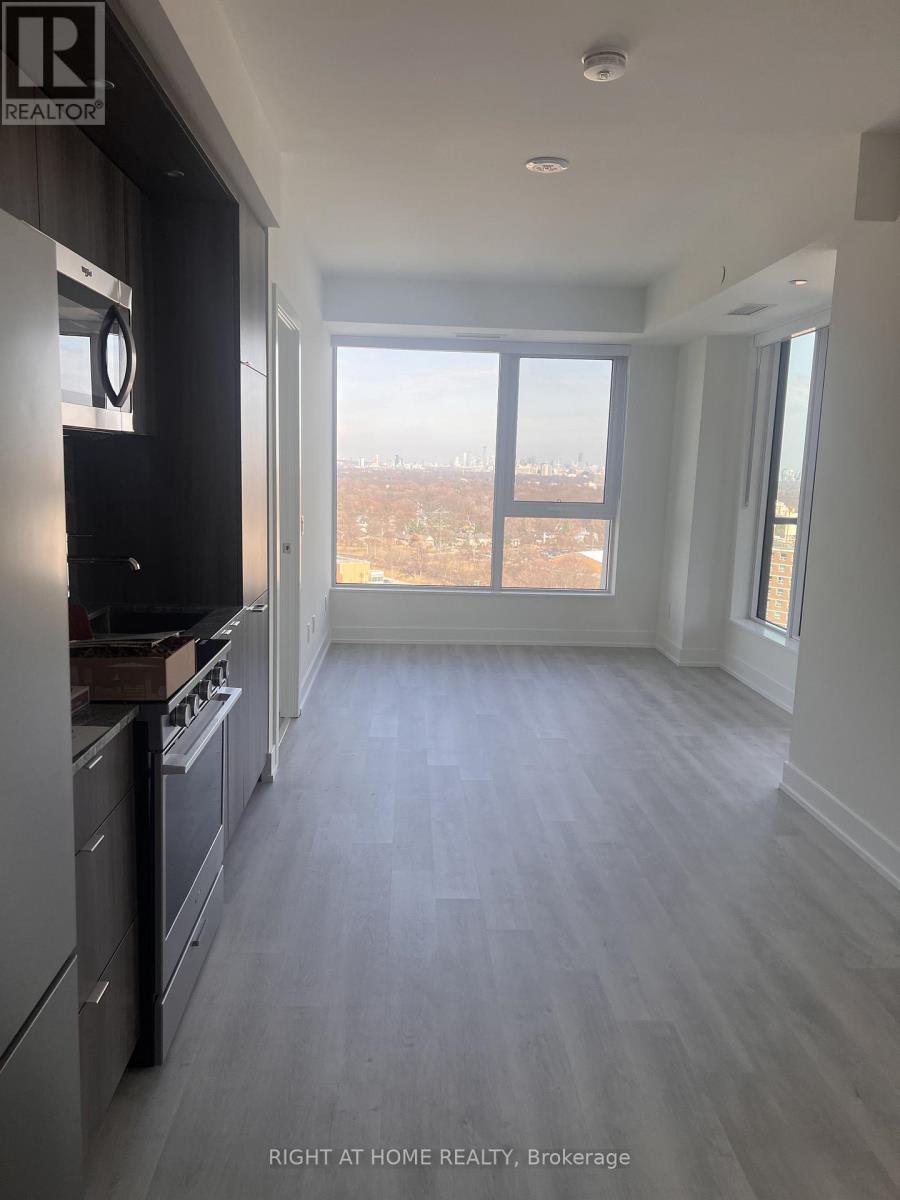 60 Central Park Roadway, Toronto, Ontario  M9A 0E6 - Photo 6 - W12988410