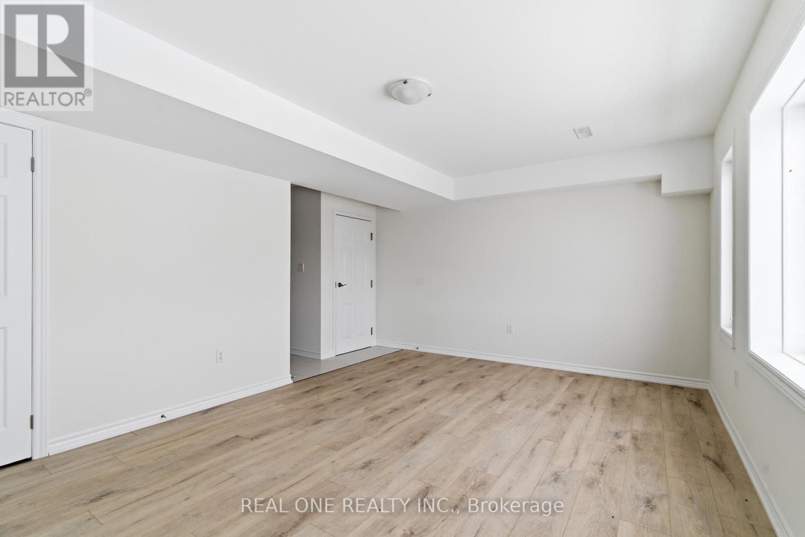 33a - 85 Mullin Drive, Guelph, Ontario N1E 0R4 - Photo 3 - X12988398