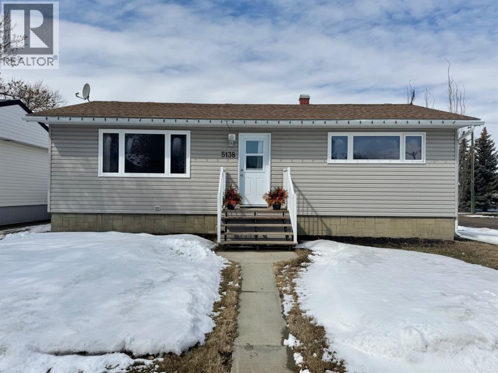 5138 52 Street, Daysland, Alberta