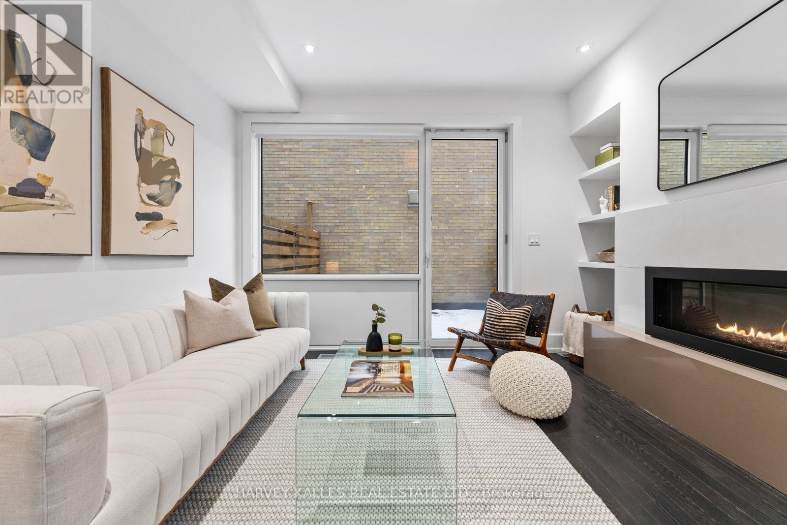 5a Sylvan Avenue, Toronto, Ontario  M6H 1G2 - Photo 10 - C12954364