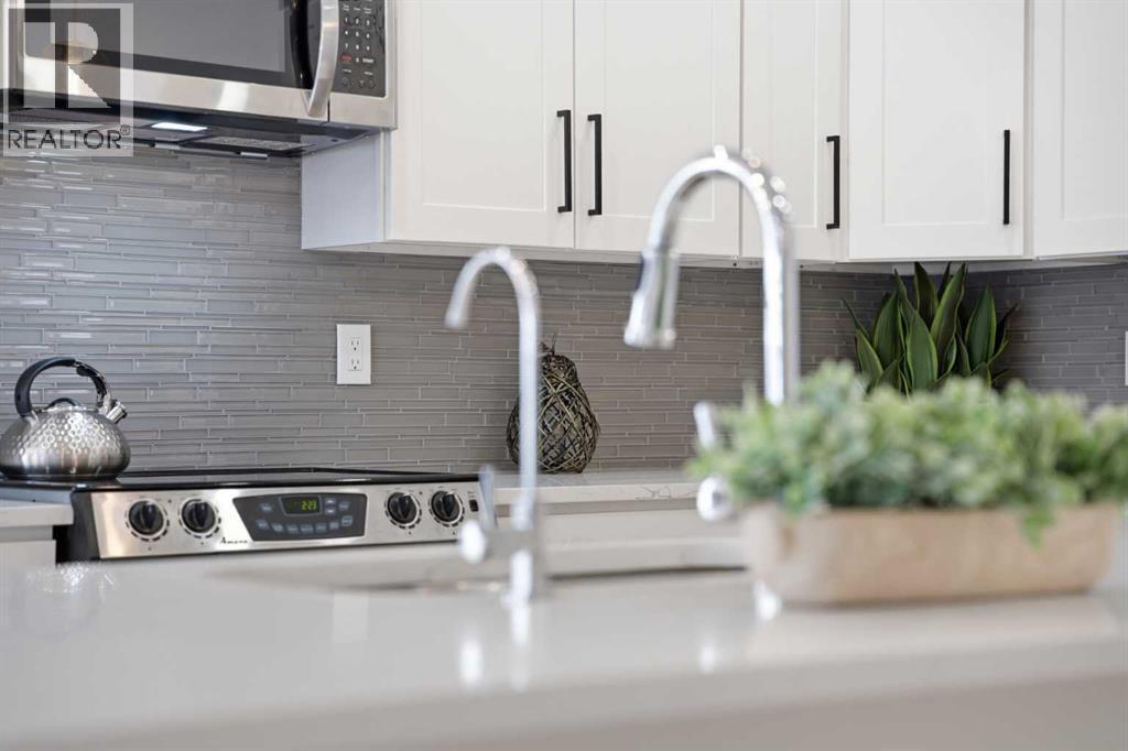 103 Oakmere Green, Chestermere, Alberta  T1X 1N4 - Photo 6 - A2297985