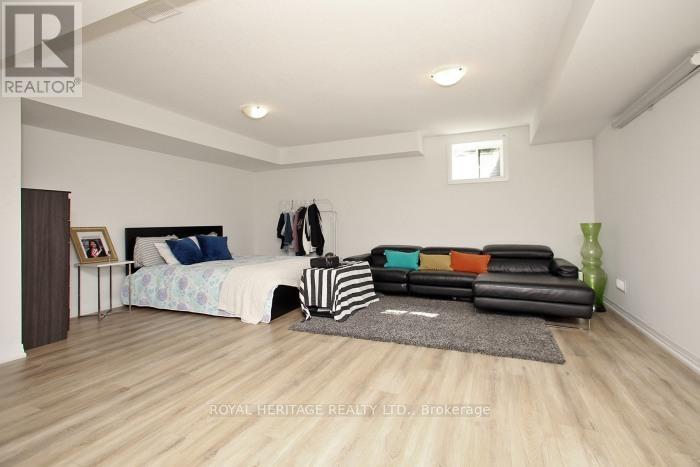 5 Klein Way, Whitby, Ontario  L1R 0S6 - Photo 4 - E12988446