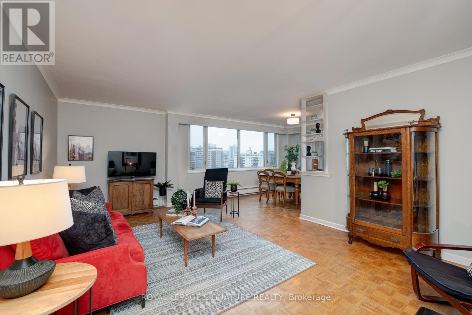 1105 - 575 Avenue Road, Toronto, Ontario  M4V 2K2 - Photo 8 - C12966442