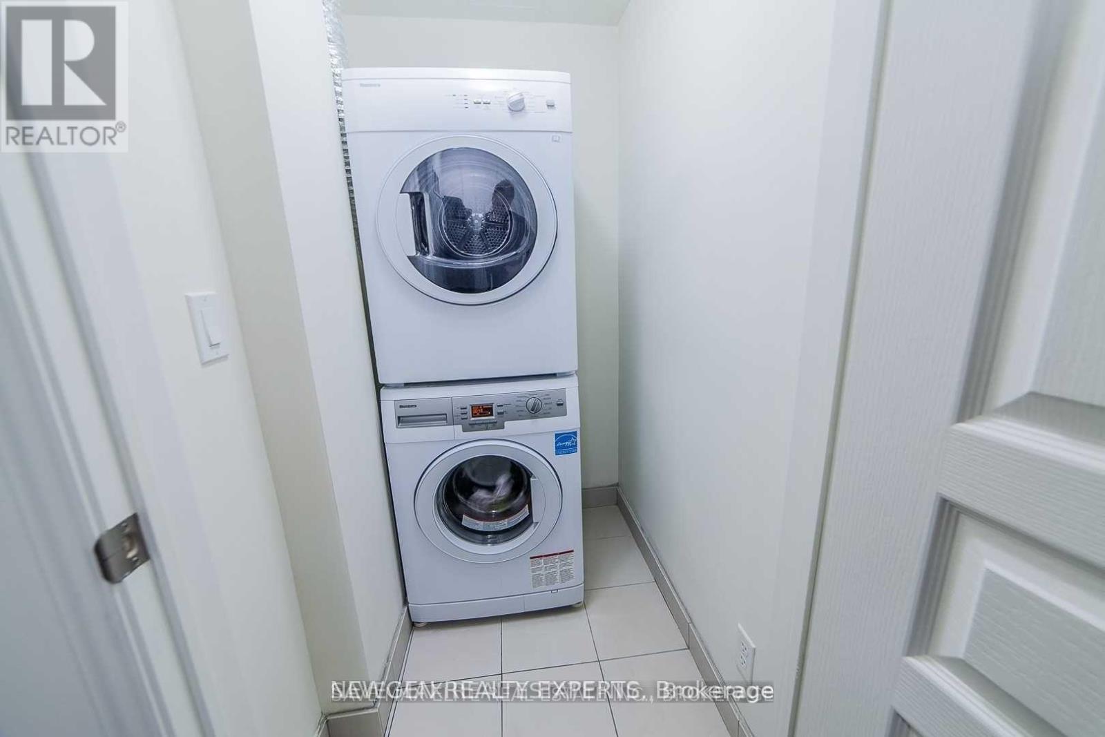 8 - 120 Longbranch Avenue, Toronto, Ontario  M8W 0A9 - Photo 12 - W12988450