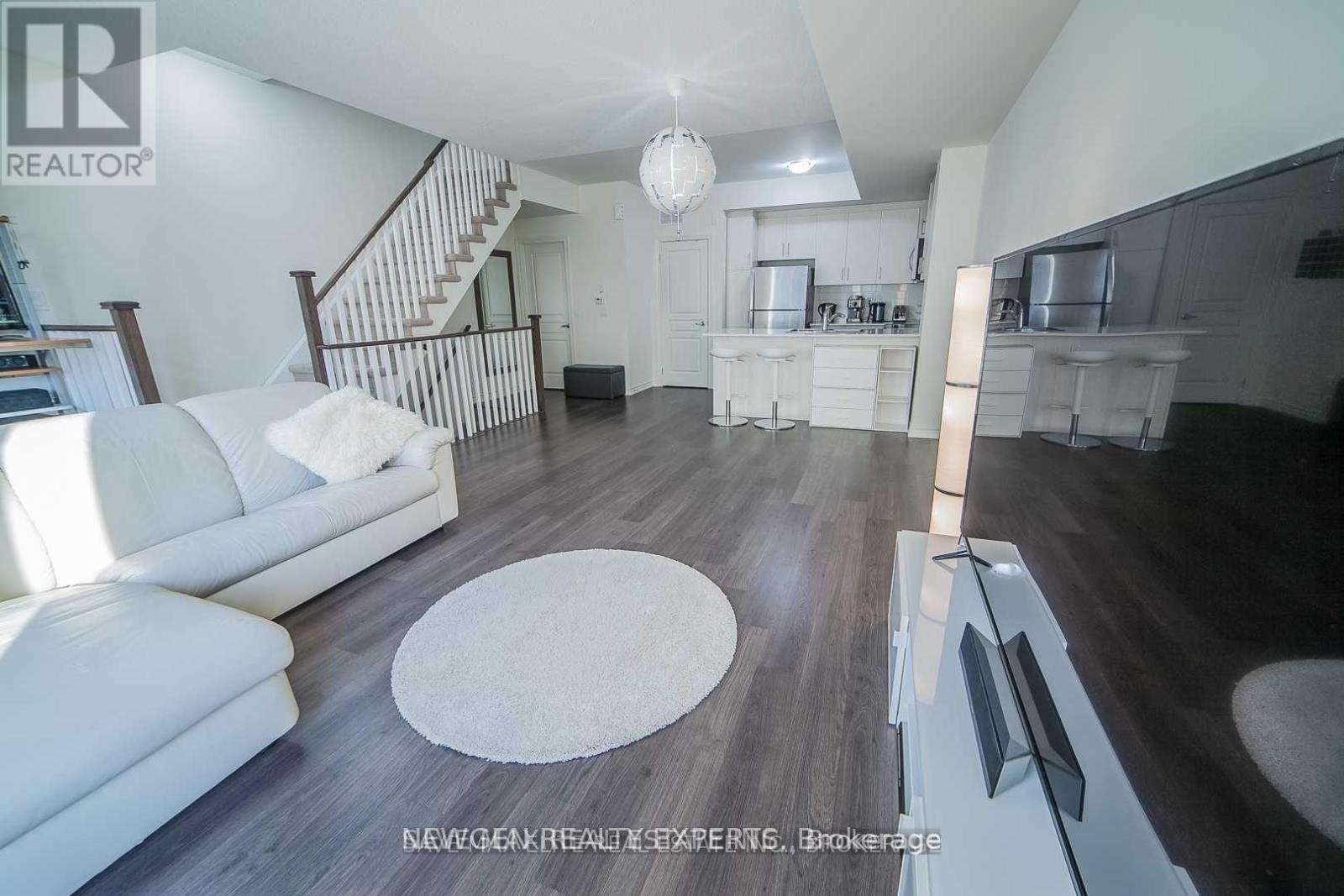 8 - 120 Longbranch Avenue, Toronto, Ontario  M8W 0A9 - Photo 2 - W12988450