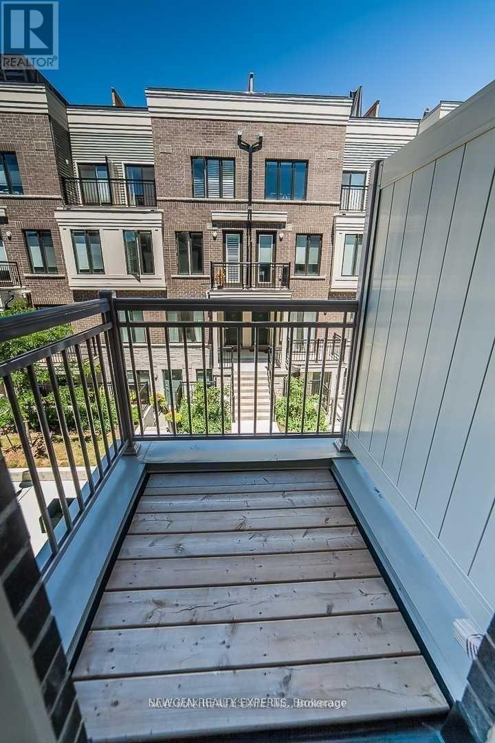 8 - 120 Longbranch Avenue, Toronto, Ontario  M8W 0A9 - Photo 9 - W12988450