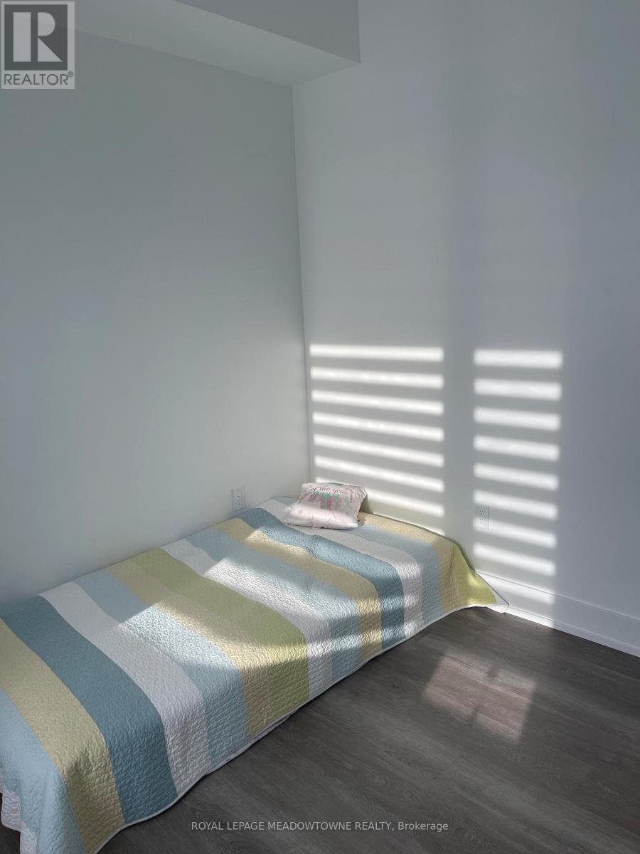 407 - 19b West Street N, Kawartha Lakes, Ontario  K9V 1C4 - Photo 15 - X12988432