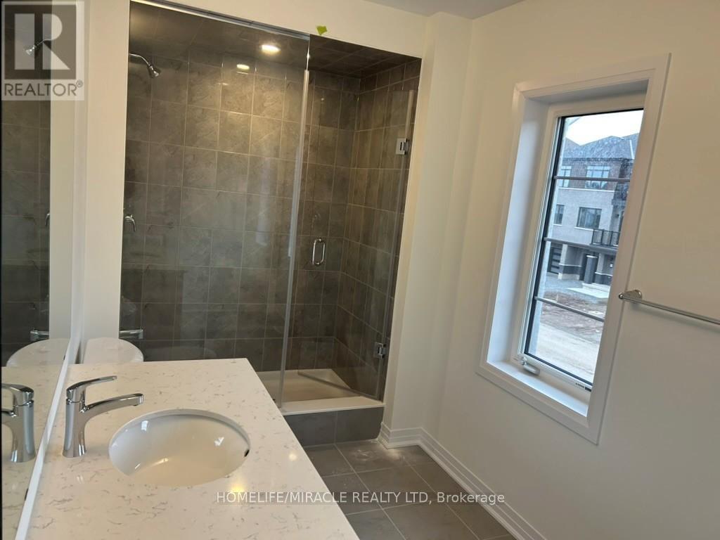 8 Canvas Crescent, Welland, Ontario  L3B 0P3 - Photo 7 - X12988442