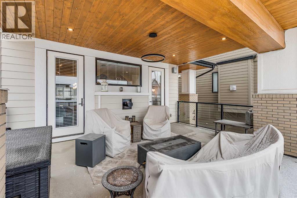 44 Timberline Way Sw, Calgary, Alberta  T3H 0W3 - Photo 4 - A2296164
