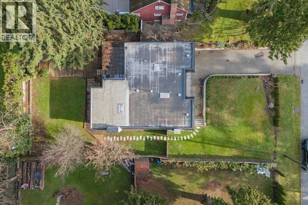 2518 Swinburne Avenue, North Vancouver, British Columbia  V7H 1L5 - Photo 34 - R3108416