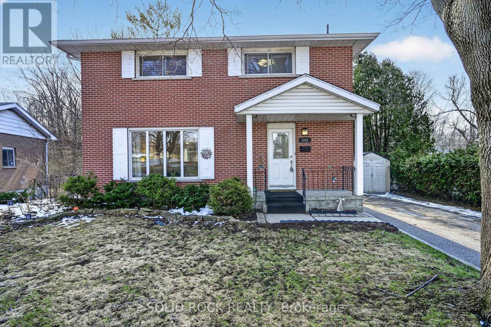 209 Reynolds Drive E, Brockville, Ontario  K6V 1X8 - Photo 3 - X12980814