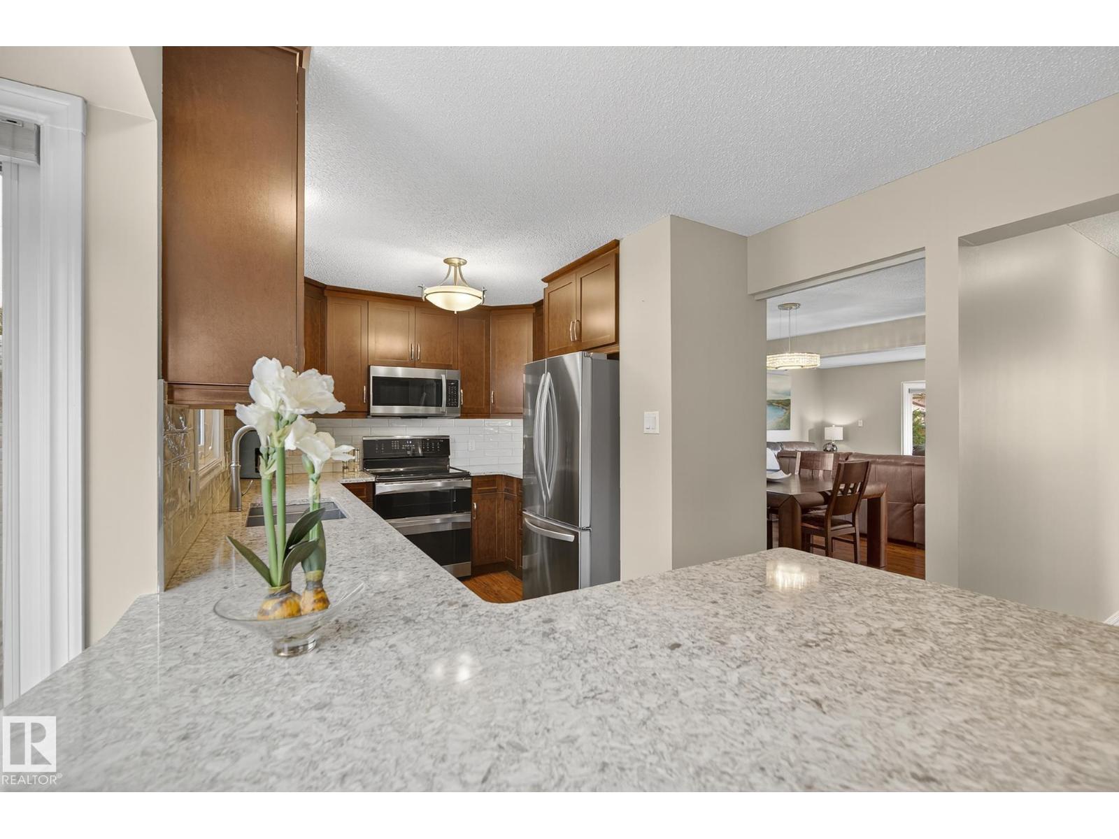 3528 56 St NW, Edmonton, Alberta  T6L 2J5 - Photo 12 - E4481010