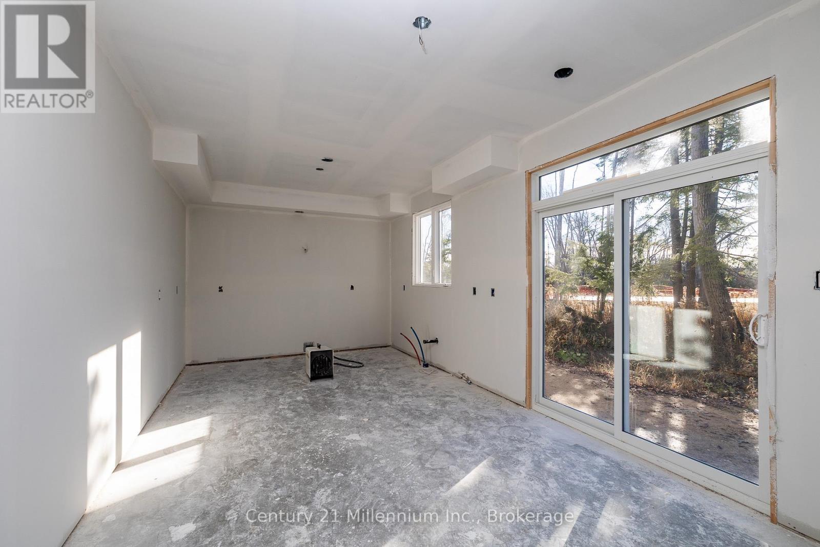 18 Steinway Street, Saugeen Shores, Ontario  N0H 2L0 - Photo 9 - X12988466