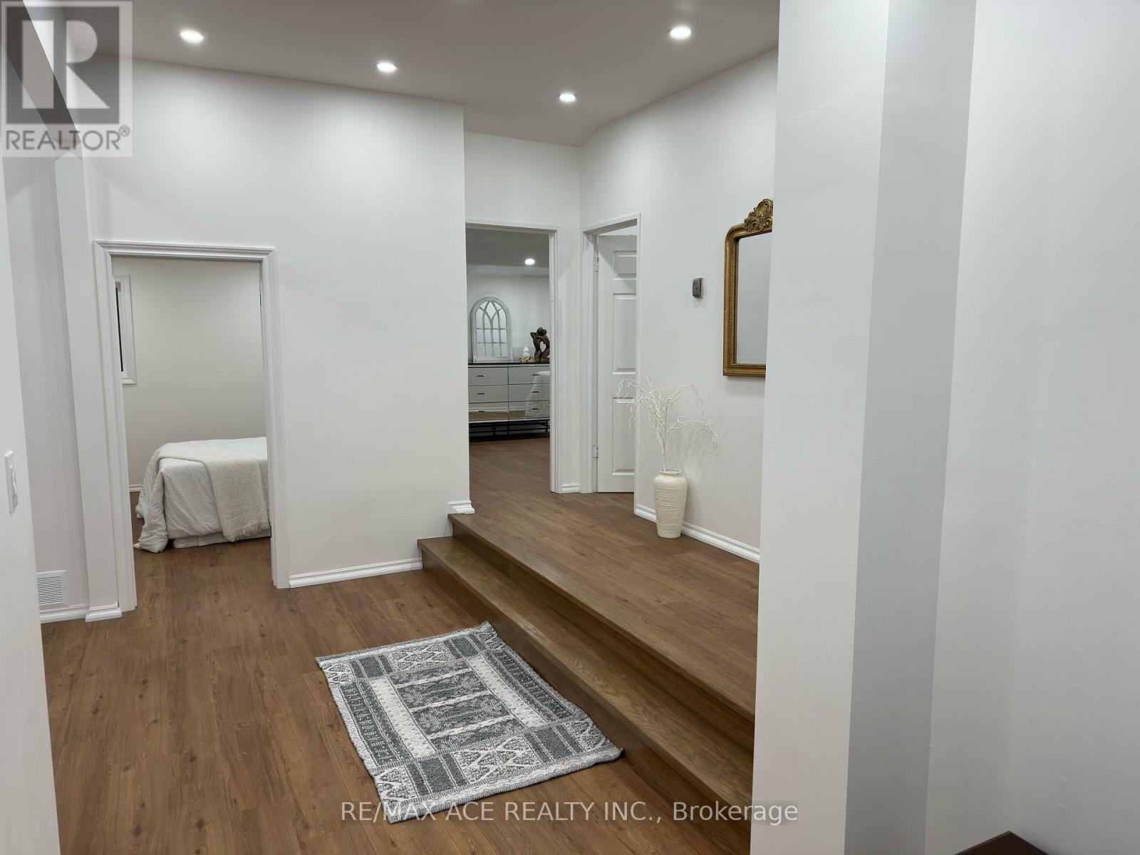 47 Munson Crescent, Toronto, Ontario  M1P 3M8 - Photo 3 - E12988484