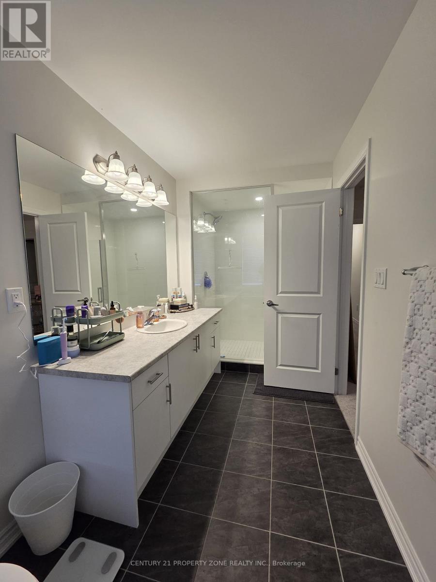 258 Okanagan Path, Oshawa, Ontario  L1H 0A7 - Photo 15 - E12988500