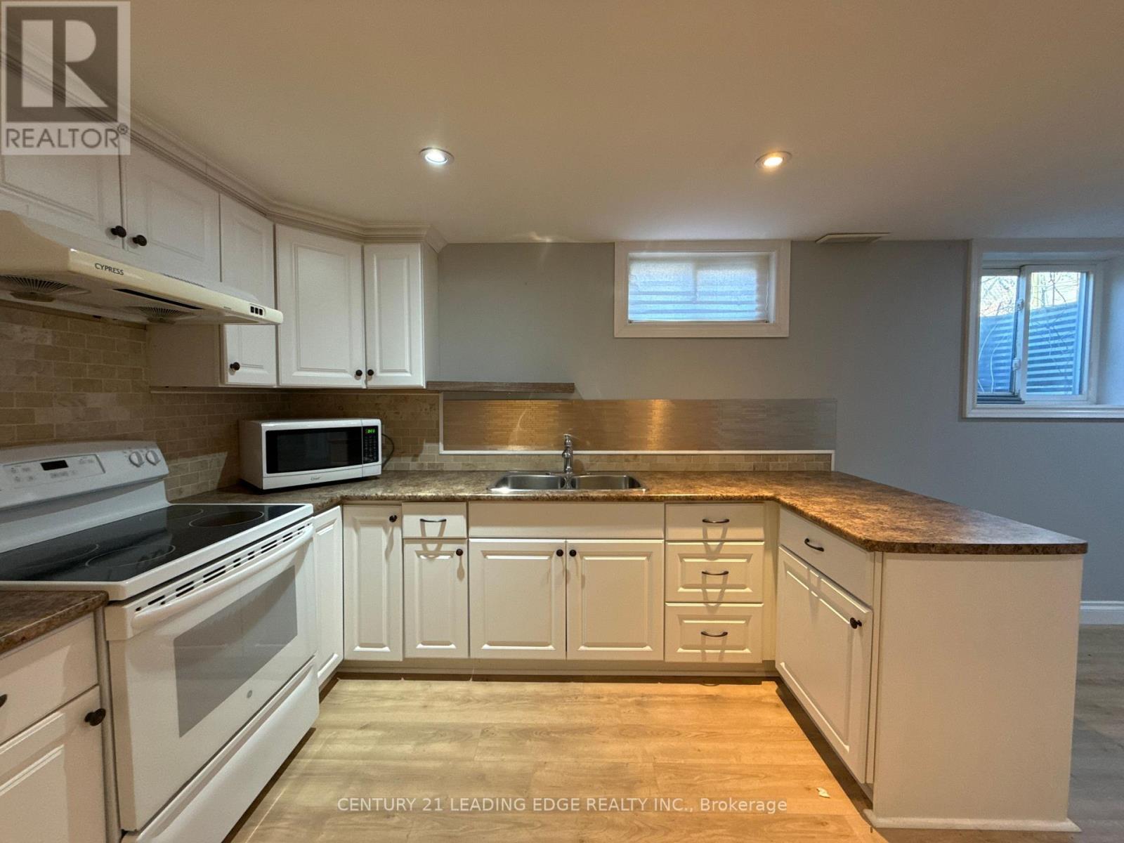 303 Wilson Road N, Oshawa, Ontario  L1G 6E4 - Photo 10 - E12988502