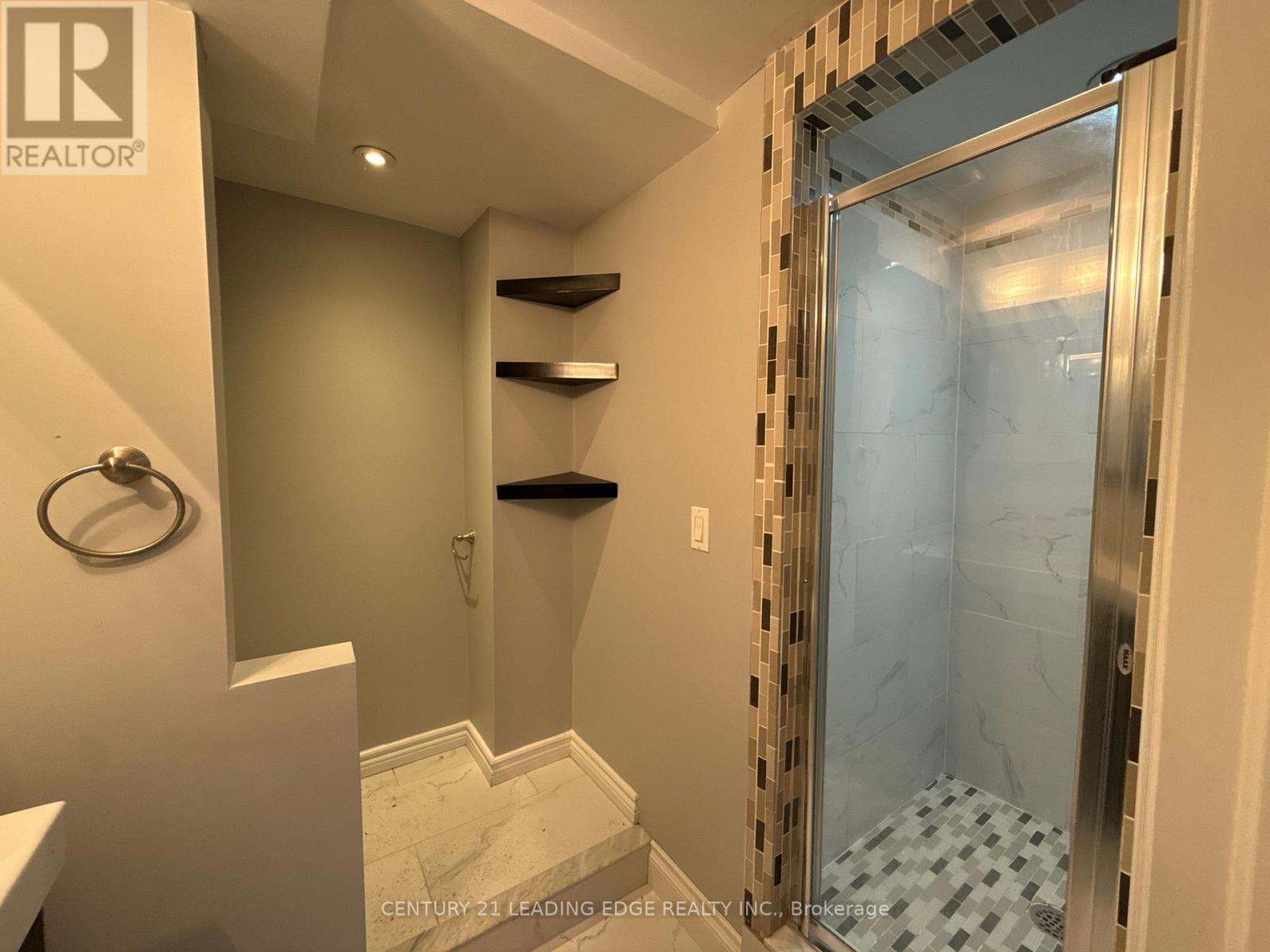 303 Wilson Road N, Oshawa, Ontario  L1G 6E4 - Photo 18 - E12988502