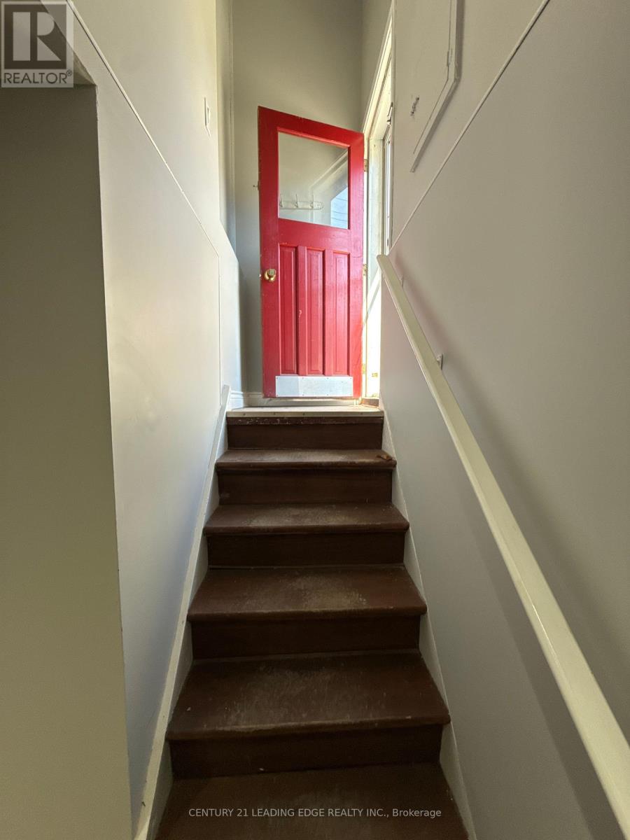 303 Wilson Road N, Oshawa, Ontario  L1G 6E4 - Photo 2 - E12988502