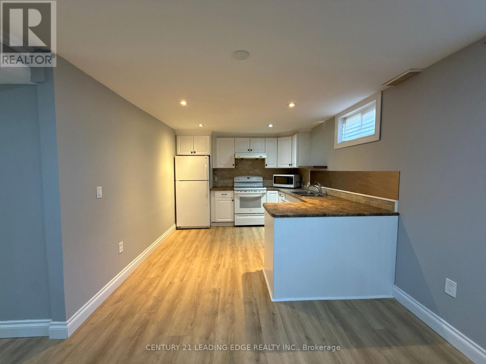 303 Wilson Road N, Oshawa, Ontario  L1G 6E4 - Photo 6 - E12988502