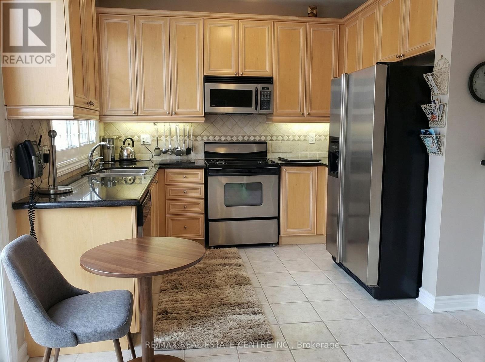 3837 Deepwood Heights, Mississauga, Ontario  L5M 6M4 - Photo 3 - W12976778