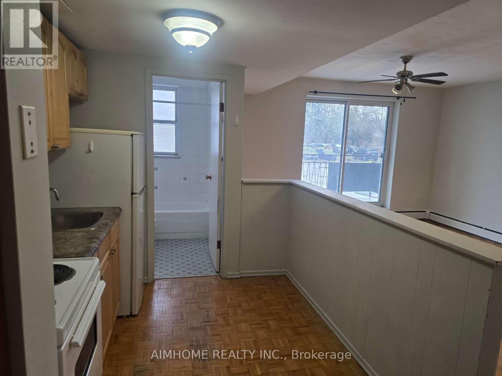 108 - 2095 Prospect Street, Burlington, Ontario  L7R 1Z5 - Photo 2 - W12988480