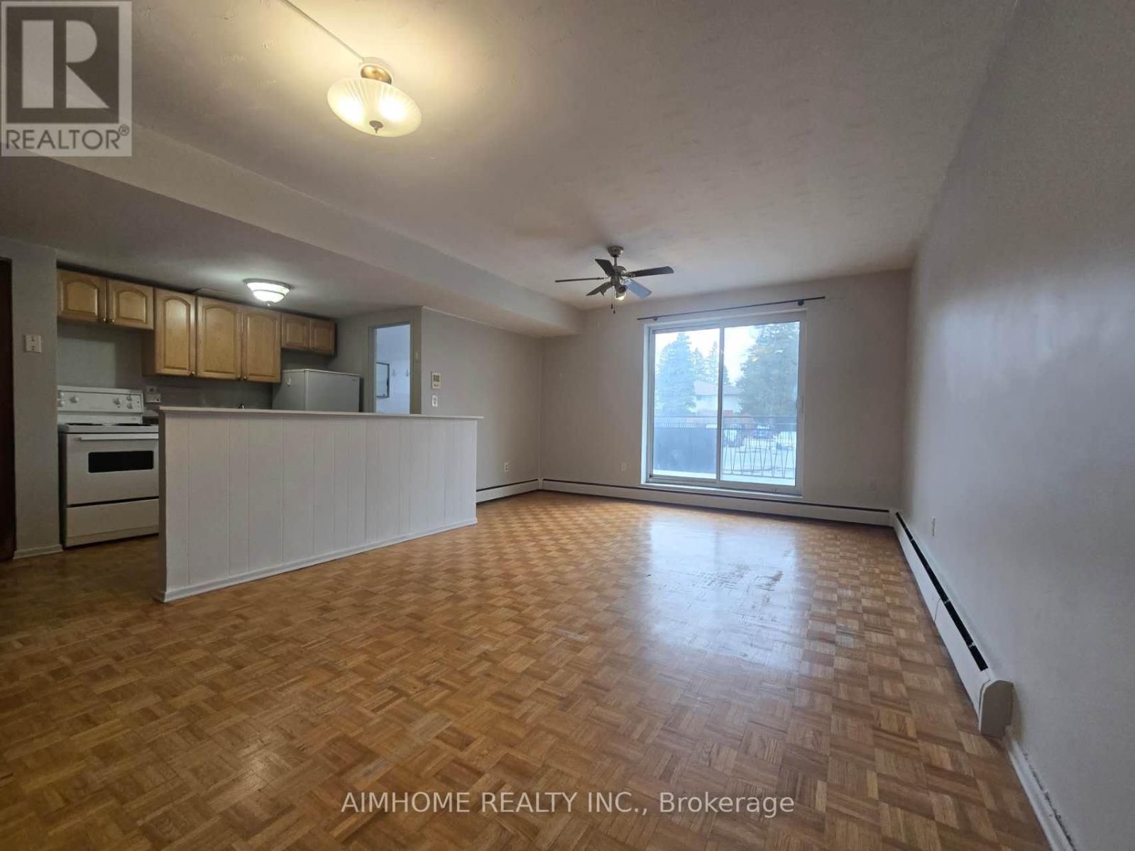 108 - 2095 Prospect Street, Burlington, Ontario  L7R 1Z5 - Photo 4 - W12988480