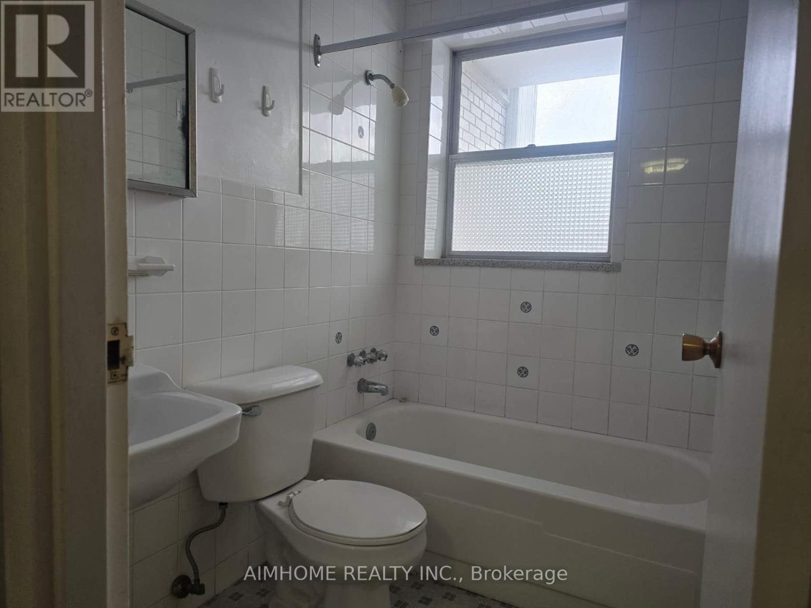 108 - 2095 Prospect Street, Burlington, Ontario  L7R 1Z5 - Photo 5 - W12988480