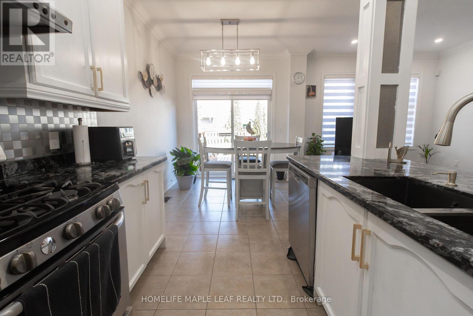 11 Icefall Road, Caledon, Ontario  L7C 3T7 - Photo 10 - W12988486